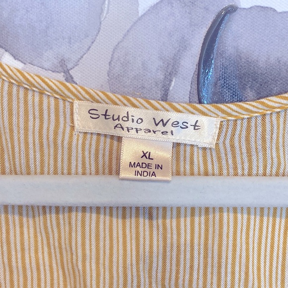 Fun Summer Top - Picture 3 of 3